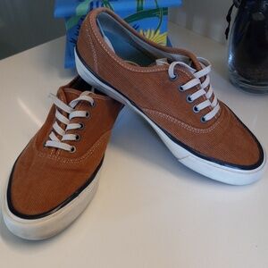 Seavees Sneakers- Women's- SZ 8